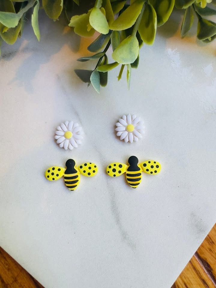 Daisy & Bee Clay Stud Earring Set