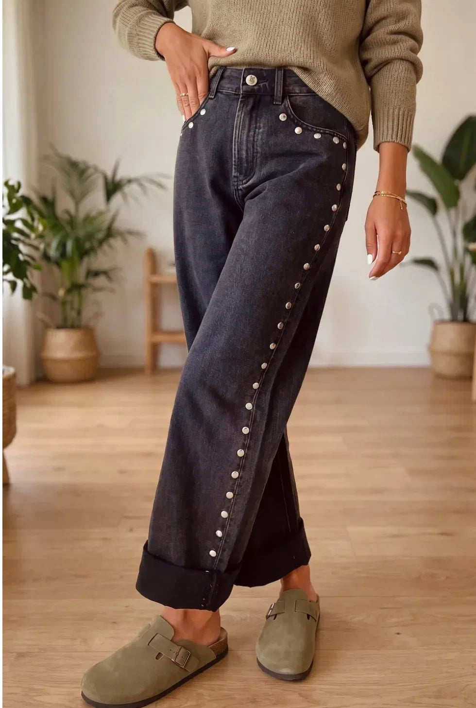 *PREORDER* Studded Detail Jeans