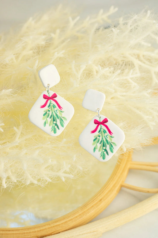 *PREORDER* Mistletoe Diamond Dangle Earrings